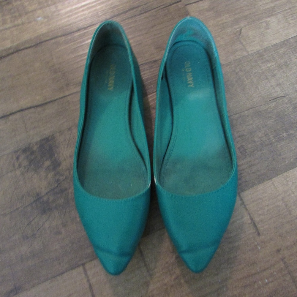Pointed Toe Emerald Flats